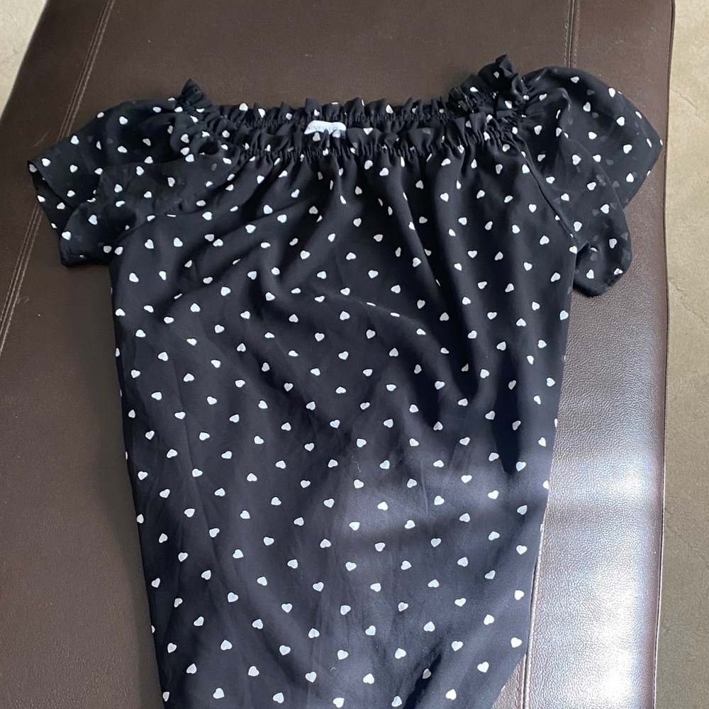 Nine West Black Off-Shoulder Heart Print Blouse
